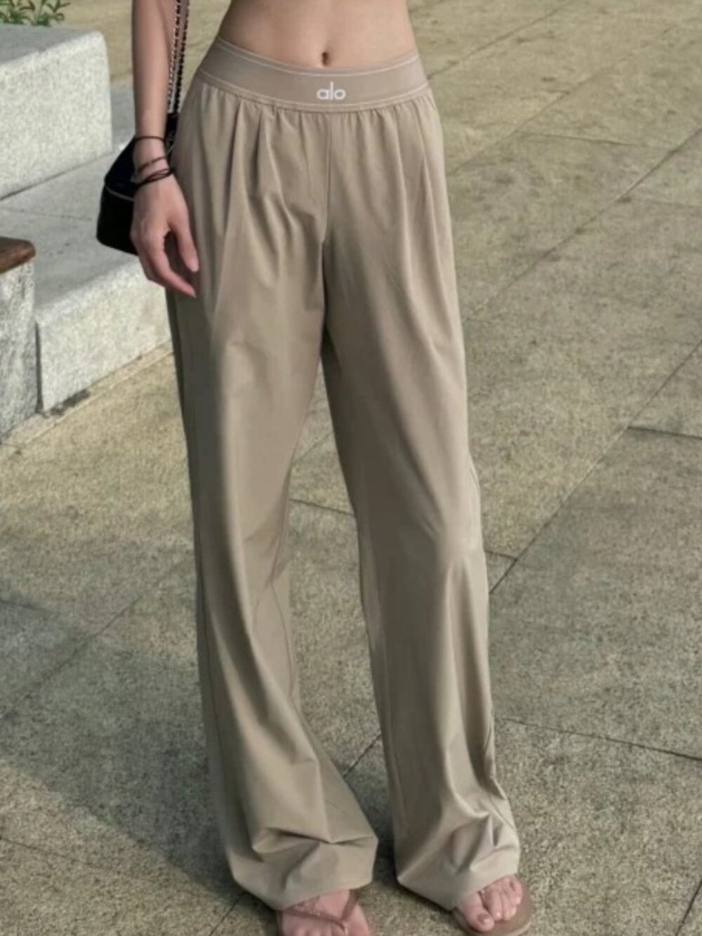 ALO Yoga 👖Straight Leg Trouser Gravel Color（Regular）Effortlessly Chic😎